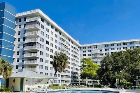 4200 Hillcrest Dr # 1017, Hollywood FL 33021