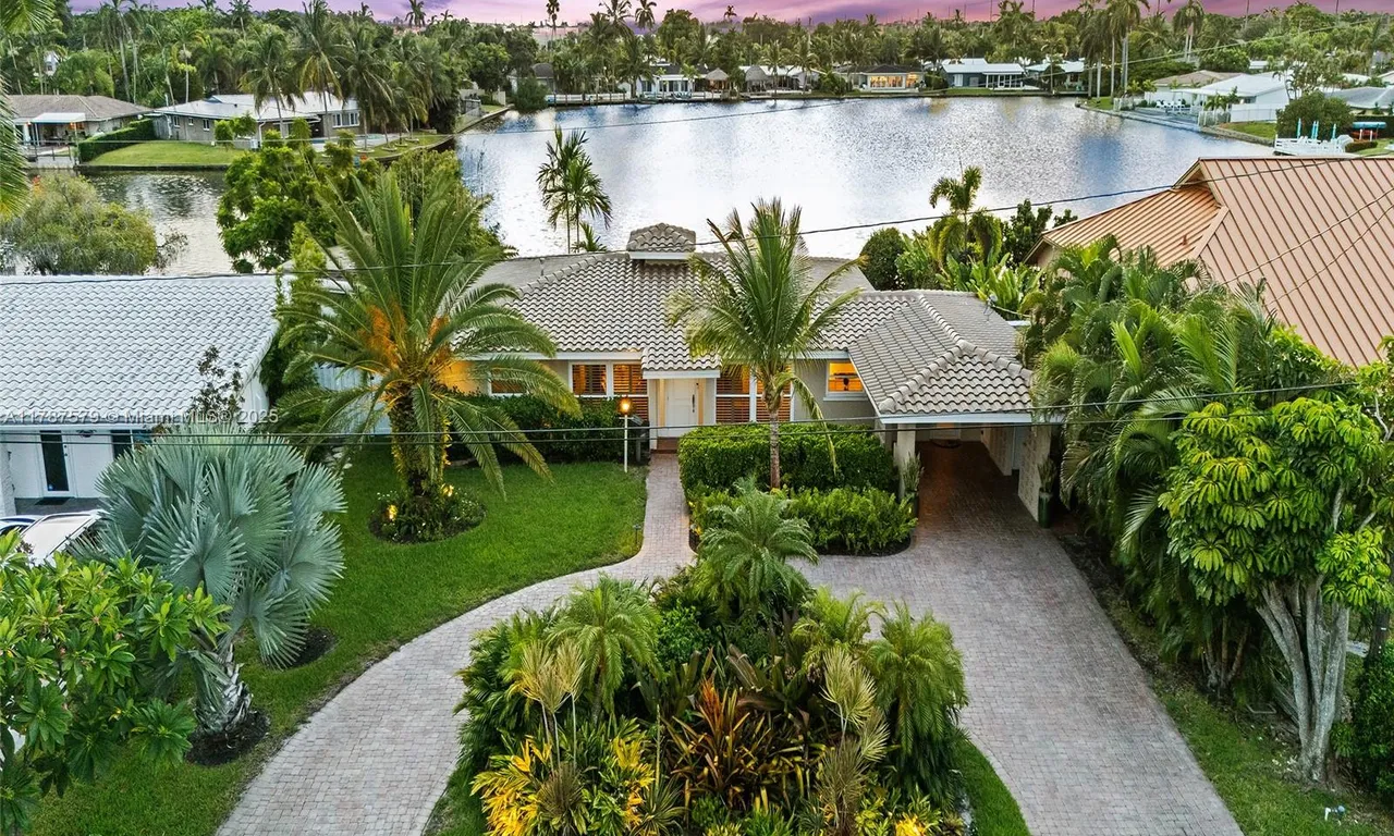 4231 NE 16th Ave, Oakland Park FL 33334