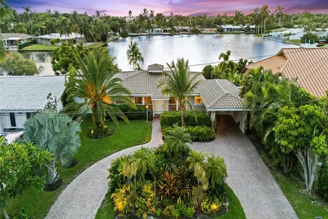 4231 NE 16th Ave, Oakland Park FL 33334