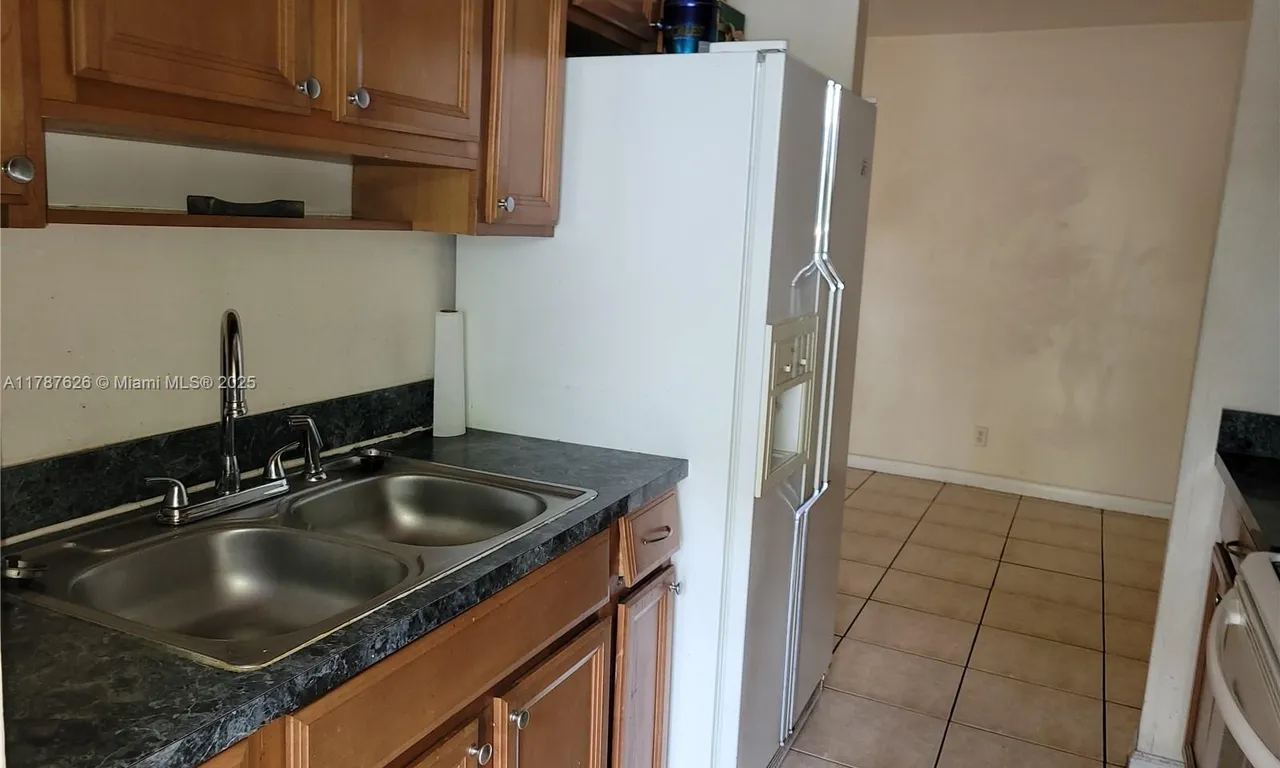 8704 NW 35th St # 105, Coral Springs FL 33065
