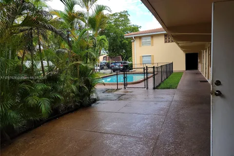8704 NW 35th St # 105, Coral Springs FL 33065