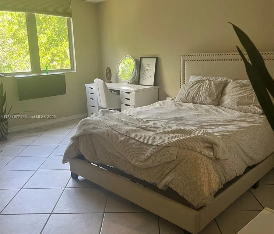 2630 SW 28th St # 26, Miami FL 33133
