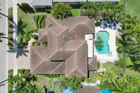 2523 Eagle Run Dr., Weston FL 33327