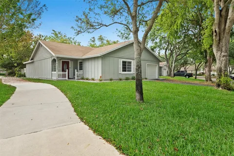 14930 SW 141st Pl, Miami FL 33186