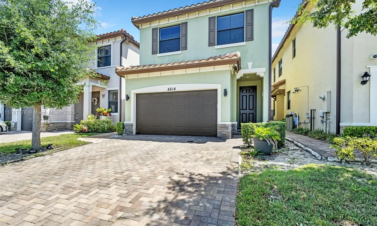 4814 NW 56th Ct, Tamarac FL 33319