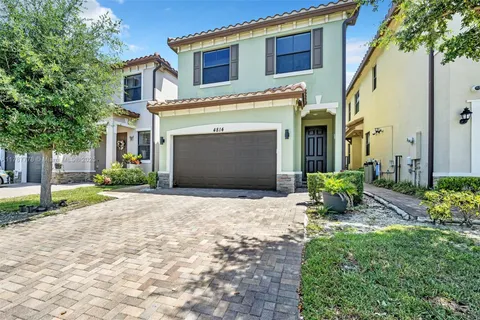 4814 NW 56th Ct, Tamarac FL 33319