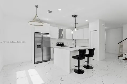 4814 NW 56th Ct, Tamarac FL 33319
