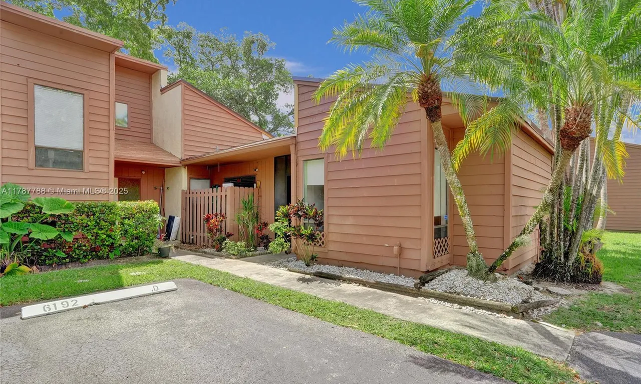 6192 Laurel Ln # D, Tamarac FL 33319