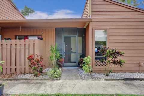 6192 Laurel Ln # D, Tamarac FL 33319
