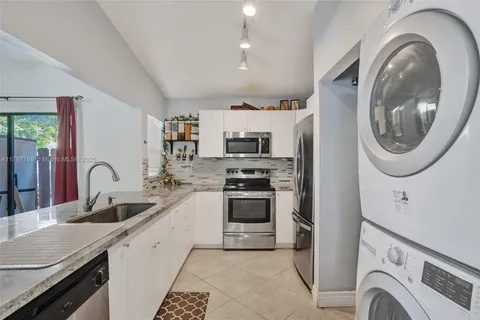 6192 Laurel Ln # D, Tamarac FL 33319