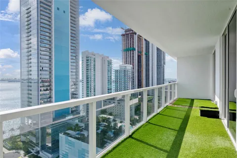 600 NE 27th St # 2103, Miami FL 33137