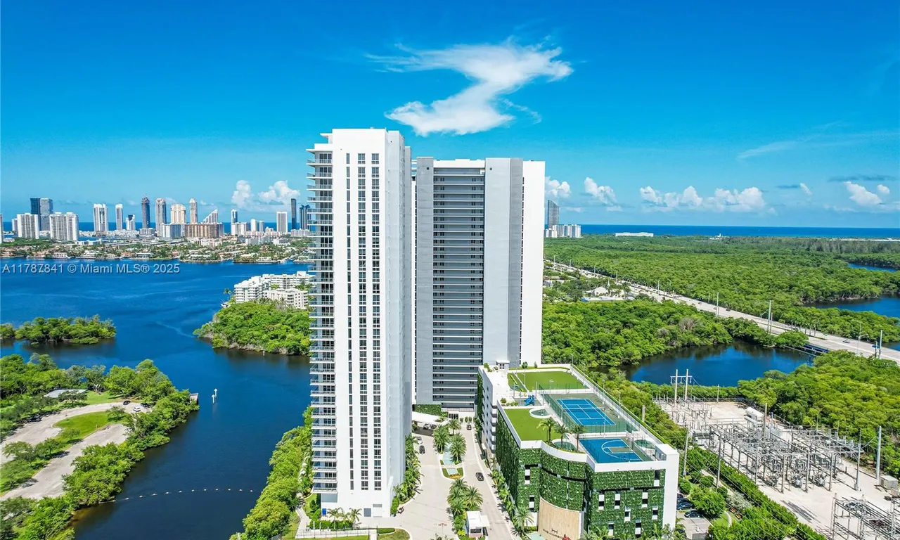 16385 Biscayne Blvd # 1404, North Miami Beach FL 33160