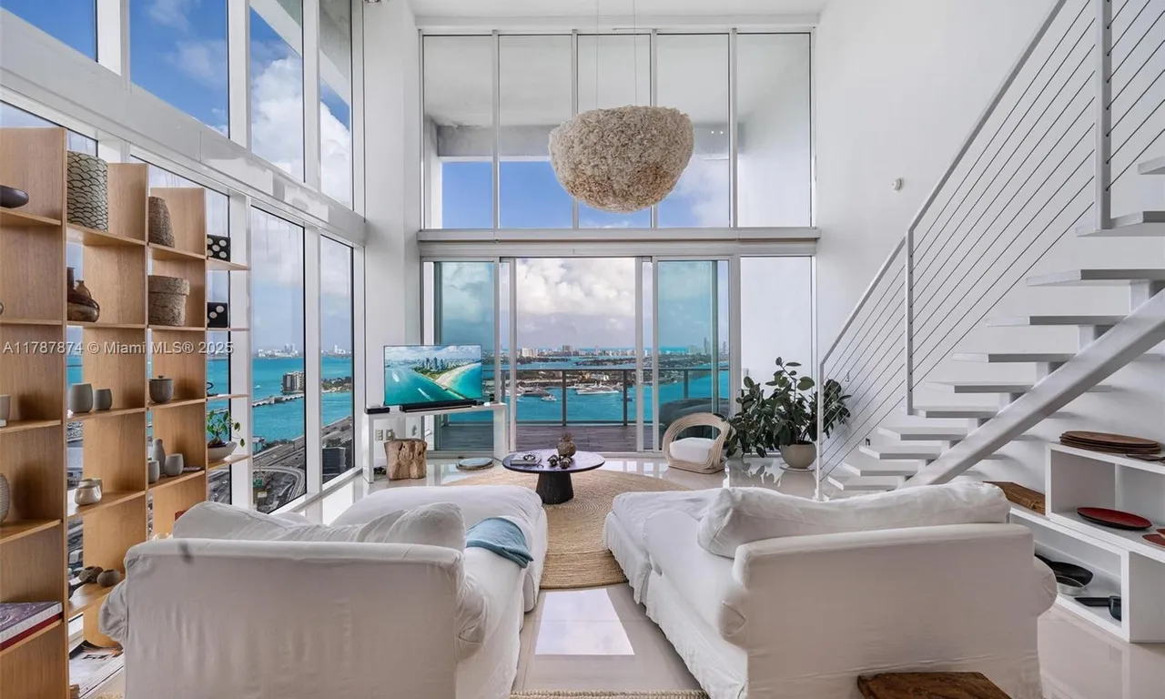 1040 Biscayne Blvd # 2904, Miami FL 33132