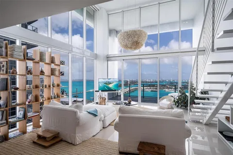 1040 Biscayne Blvd # 2904, Miami FL 33132