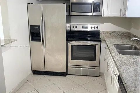 9375 Fontainebleau Blvd # L426, Miami FL 33172