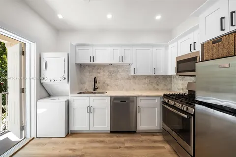 2411 Biscayne Blvd # 2, Miami FL 33137