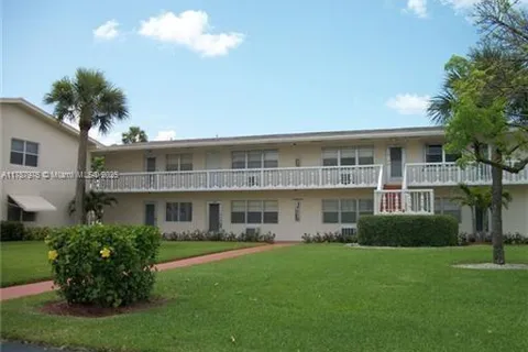 211 Coventry I # 211, West Palm Beach FL 33417
