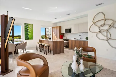 701 Valencia Ave # 405, Coral Gables FL 33134
