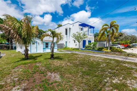 1027 NE 33rd St, Oakland Park FL 33334