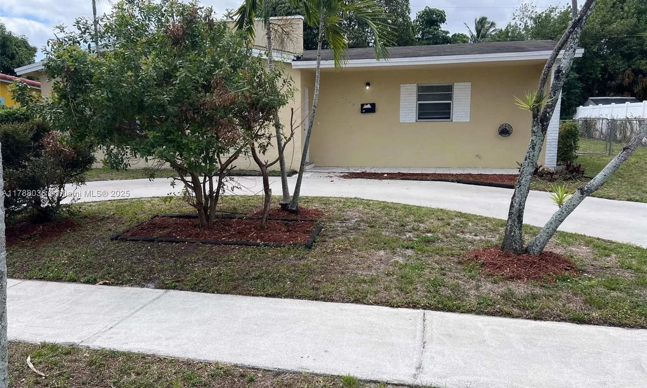 4410 NW 30th Ct, Lauderdale Lakes FL 33313
