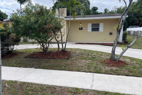 4410 NW 30th Ct, Lauderdale Lakes FL 33313