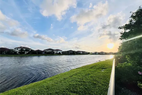 12070 N Baypoint Cir # 12070, Parkland FL 33076