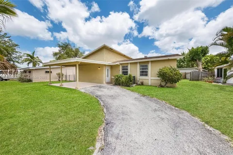 702 SW 79th Ave, North Lauderdale FL 33068