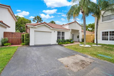 5566 NW 102nd Pl, Doral FL 33178