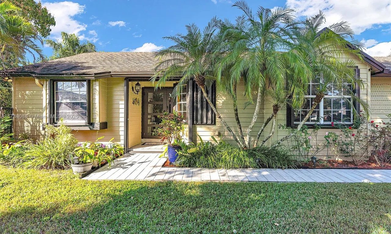 15031 SW 154th Ter, Miami FL 33187