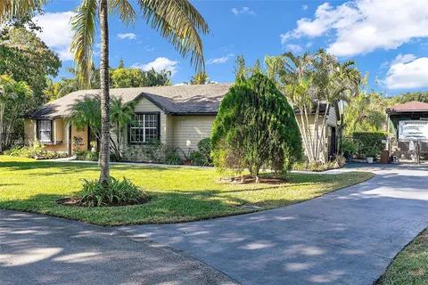 15031 SW 154th Ter, Miami FL 33187