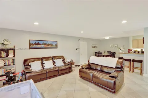 7935 SW 86th St # 808, Miami FL 33143