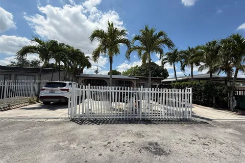 3434 NW 101st St, Miami FL 33147
