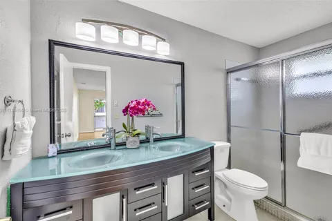 1171 NW 88th Way, Plantation FL 33322
