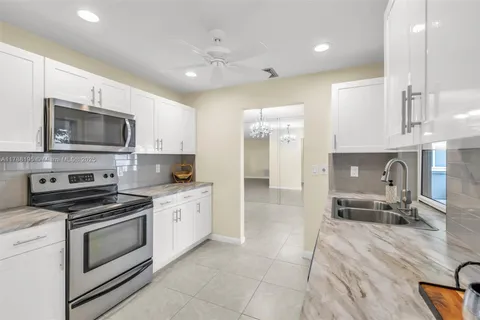 1171 NW 88th Way, Plantation FL 33322