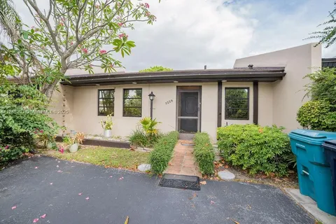 5229 SW 139th Ct, Miami FL 33175