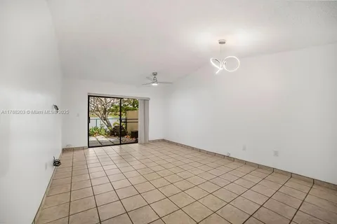 5229 SW 139th Ct, Miami FL 33175