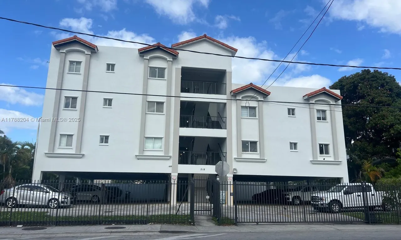 218 SW 8th Ave # 202, Miami FL 33130