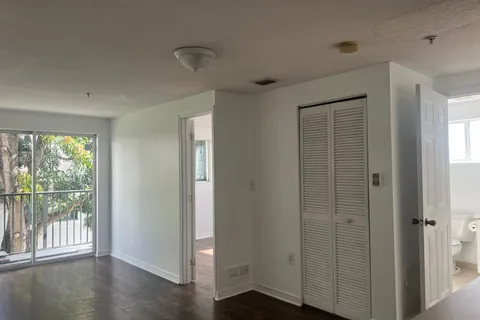 218 SW 8th Ave # 202, Miami FL 33130