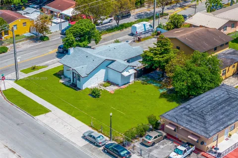 1234 E 1st Ave, Hialeah FL 33010