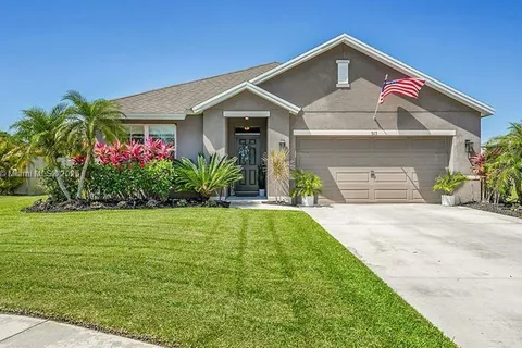 3113 Yellowstone Cir, Fort Pierce FL 34945