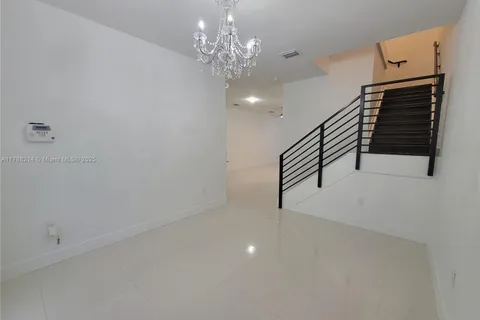 492 SW 91 PL, Miami FL 33174