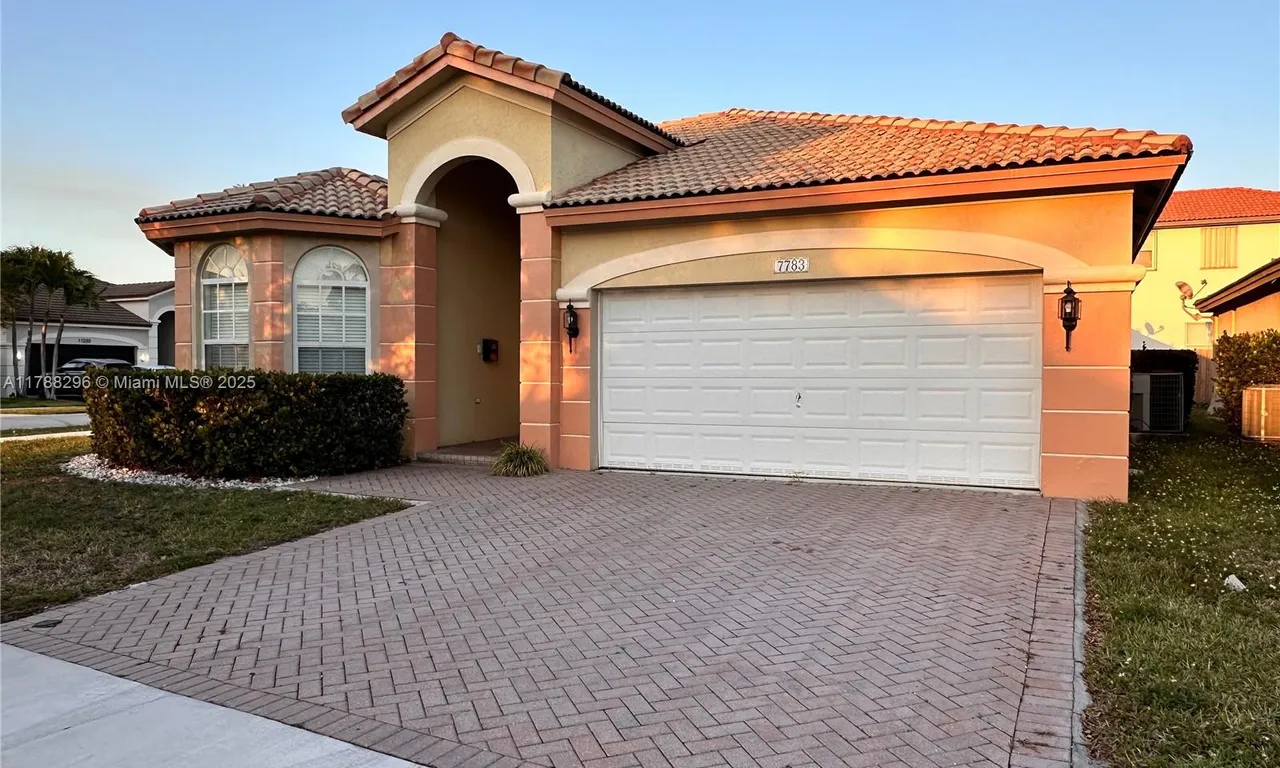 7783 NW 112th Pl, Doral FL 33178
