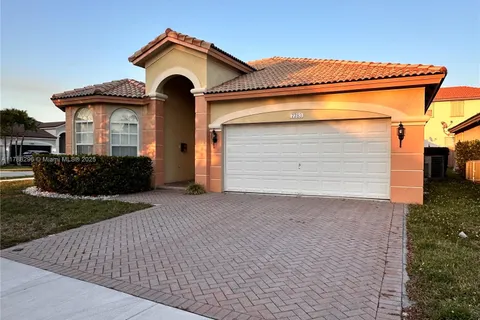 7783 NW 112th Pl, Doral FL 33178