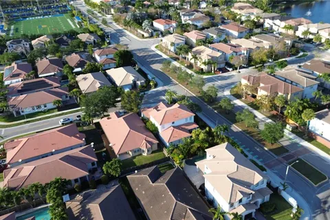 7783 NW 112th Pl, Doral FL 33178