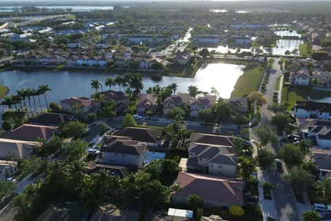 7783 NW 112th Pl, Doral FL 33178