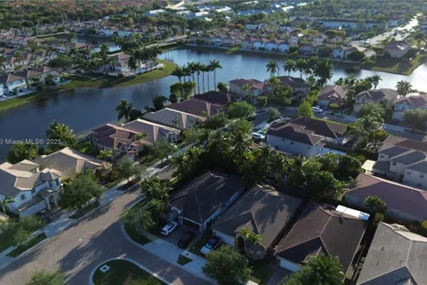 7783 NW 112th Pl, Doral FL 33178