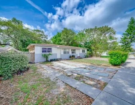 1350 NE 149th St, Miami FL 33161