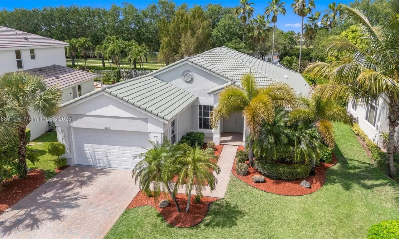 4629 Mariners Cove Dr, Wellington FL 33449