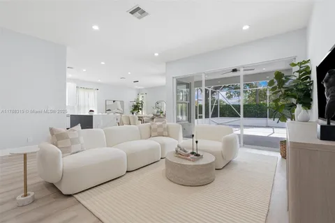 4629 Mariners Cove Dr, Wellington FL 33449