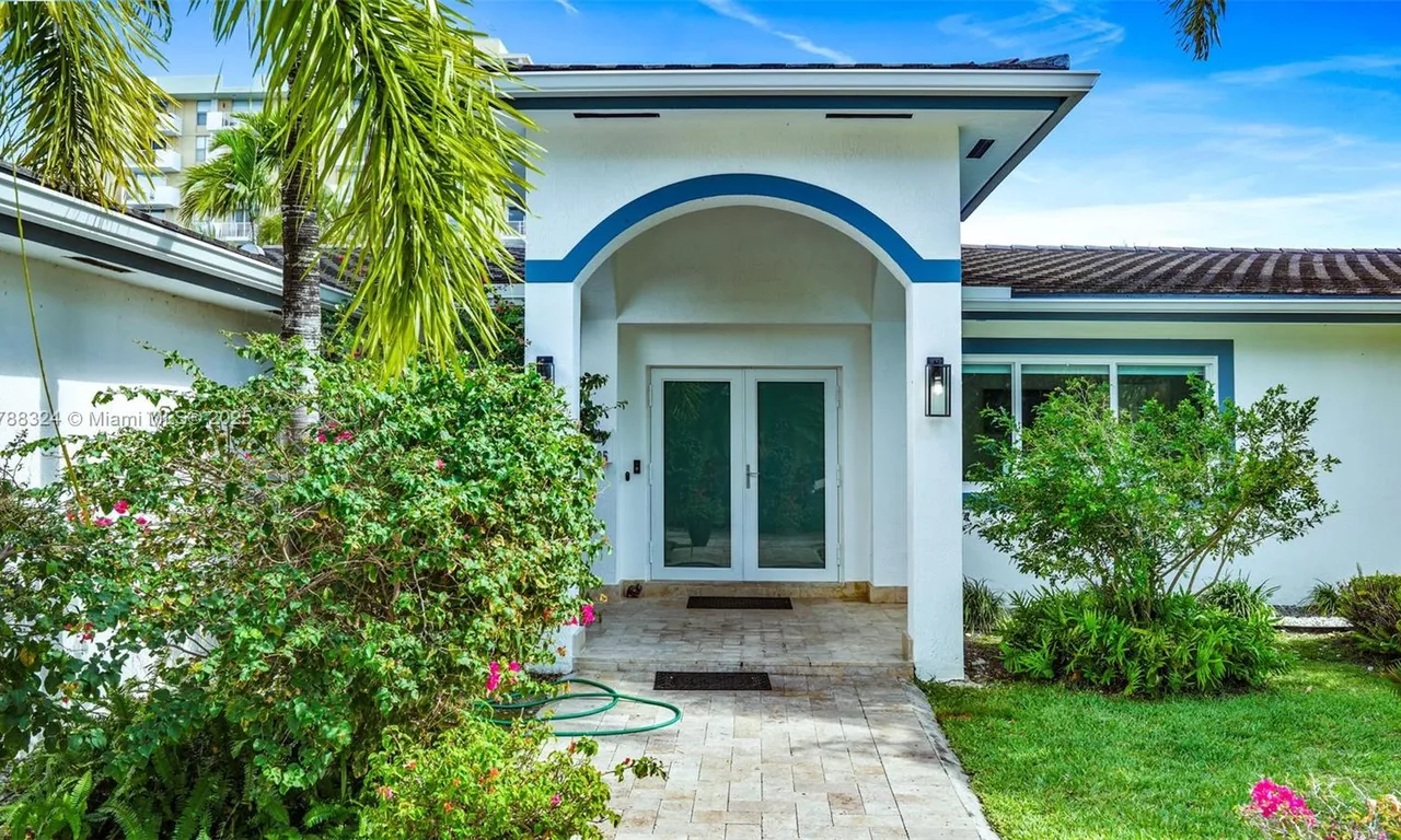 2105 Arch Creek Dr, North Miami FL 33181